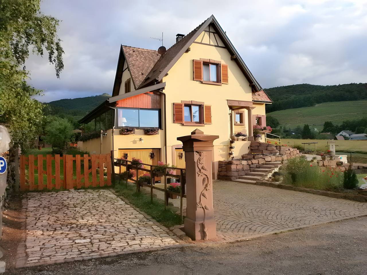 Guest Room “La Châtelaine - Pinot Blanc” with Mountain View, Shared Terrace & Wi-Fi in Walbach, Parc naturel régional des Ballons des Vosges