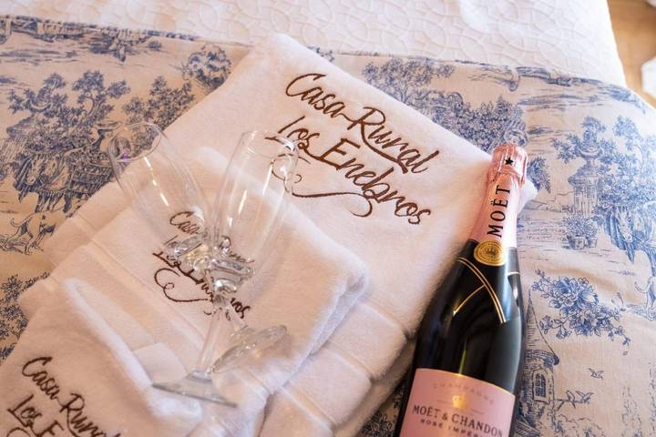 Casa rural para 5 personas, con jardín además de piscina y vistas en Los Navalucillos