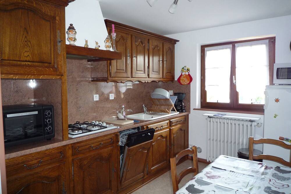 Appartement entier, Le Thillot,  appart. labellisé 2 clés  2 pièces + cuisine, 2 pers. (1 couple) in Le Thillot, Région d'Épinal