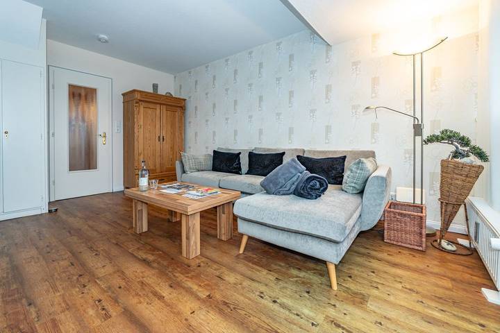 Ganze Wohnung, Ferienwohnung in Wenningstedt für bis zu 4 Personen, mit Balkon. in Wenningstedt, Sylt