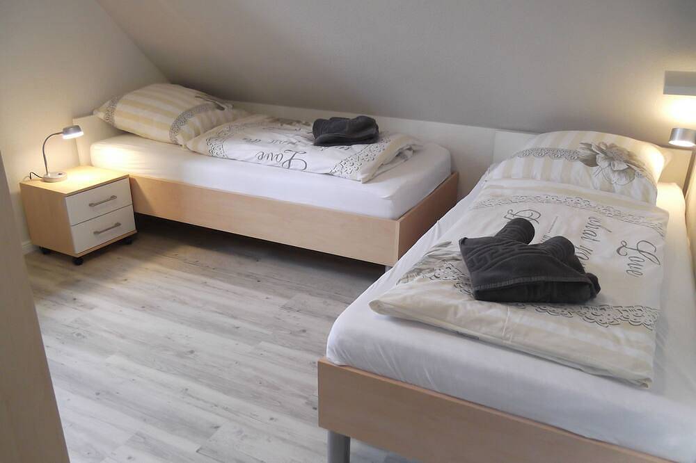 Ganze Wohnung, Haferweg 2, Seerose Og links - Haferweg 2, Seerose in Wyk auf Föhr (Stadt), Wyk auf Föhr