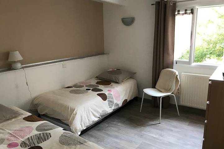 Gîte pour 4 personnes, avec jardin ainsi que piscine et jacuzzi à Saint-Julien - 4