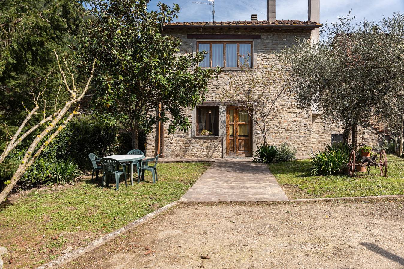 Farmhouse 'Agriturismo Il Ponte - Frantoio' with Mountain View, Private Garden and Wi-Fi in Vicchio, Provinsen Firenze
