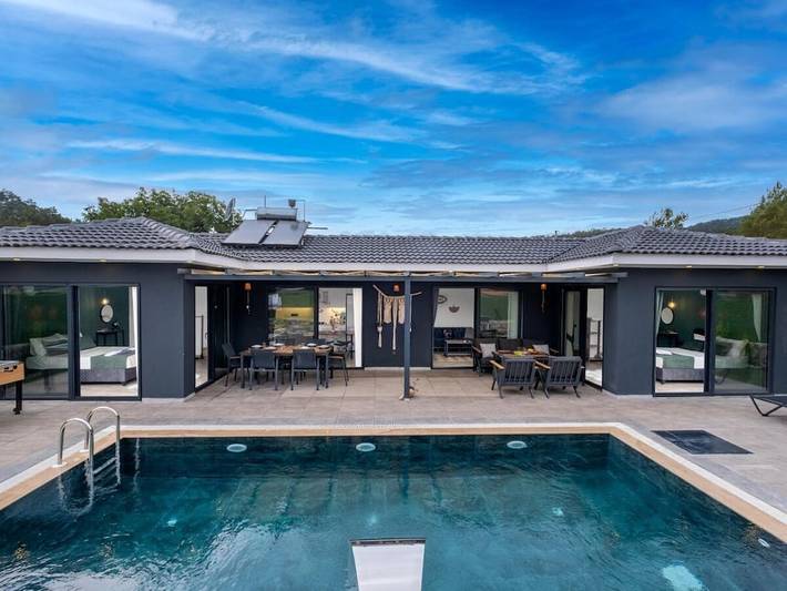 Ferienwohnung für 4 Personen, mit Garten und Whirlpool in Fethiye