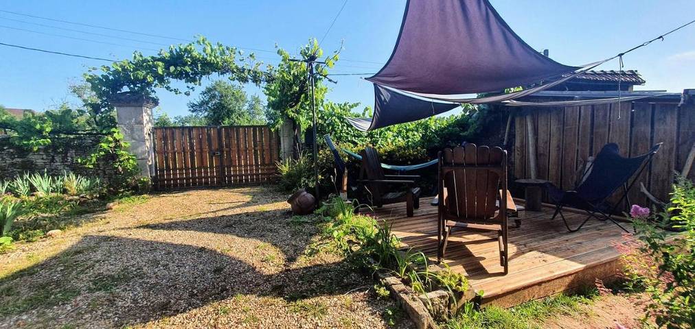 Gîte pour 5 personnes, avec vue et jardin à Saint-Cernin-de-Larche - 4