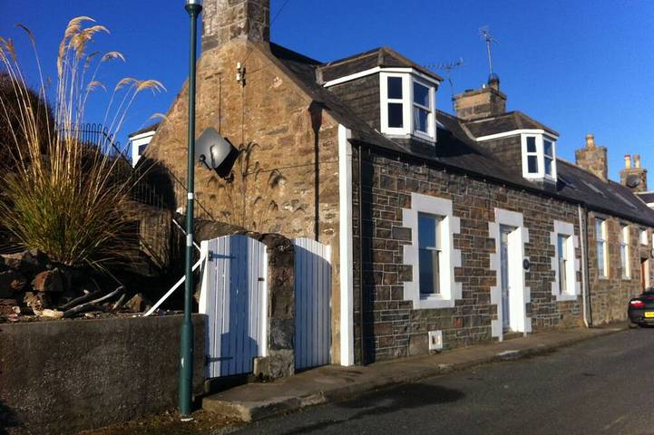 Vacation rental for 6 people, with terrace and yard in Scotland