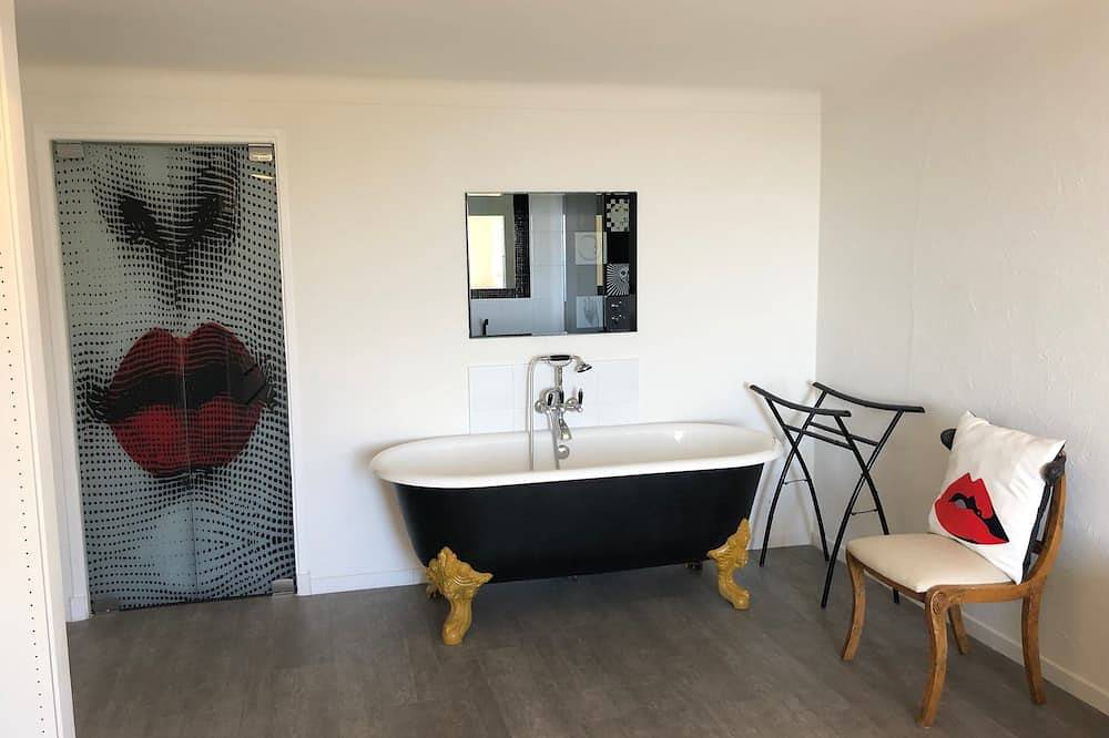 Villa de charme imprenable vue mer piscine chauffée sur les hauteurs de Golfjuan in Vallauris, Côte méditerranéenne (France)