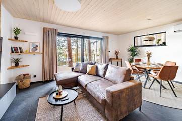 Gîte pour 6 personnes, avec vue sur le lac et terrasse ainsi que sauna et vue à Libín