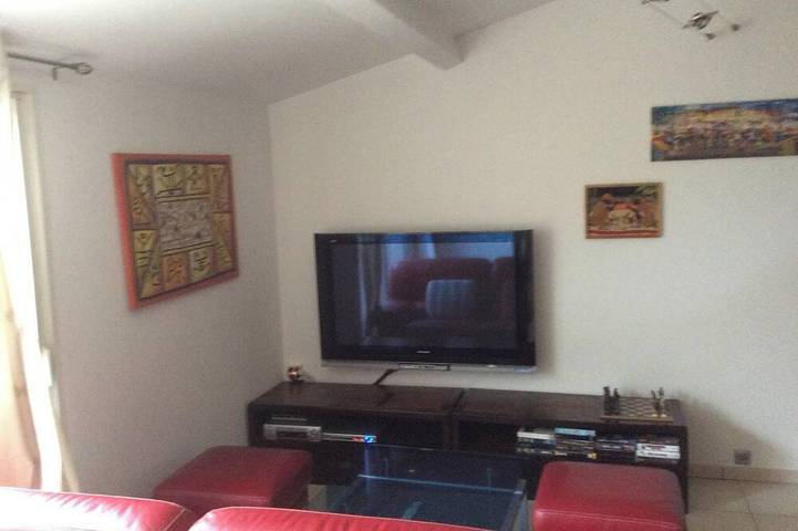 Gîte pour 2 personnes, avec jardin et piscine à Lunel-Viel - 4