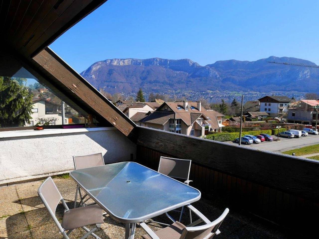 Appartement entier, Duplex F2 avec parking, terrasse vue lac, 2-4 pers in Sévrier, Parc naturel régional du Massif des Bauges