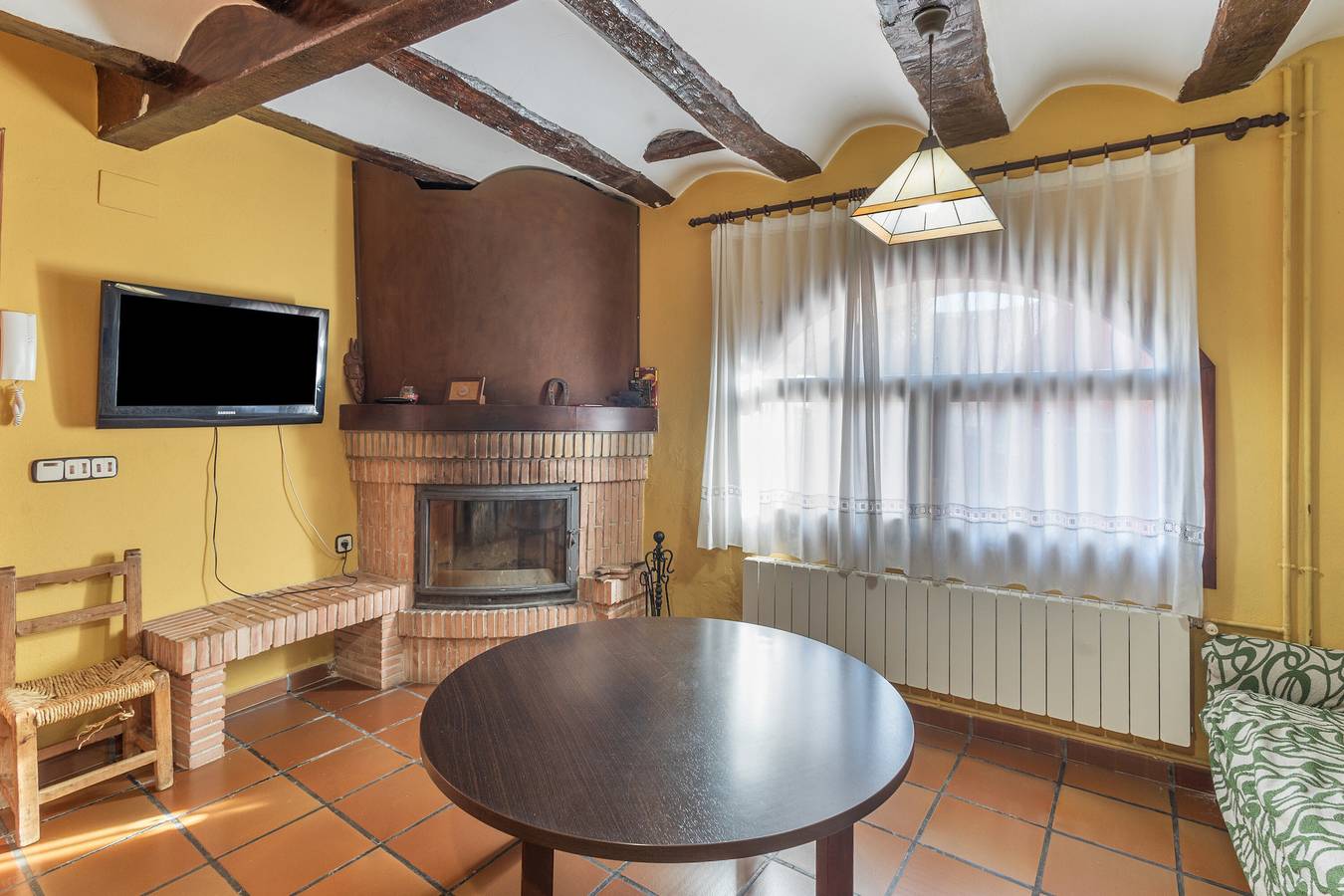 Finca 'Cuatro Torres' mit privater Terrasse und Wi-Fi in Teruel, Teruel und Umgebung