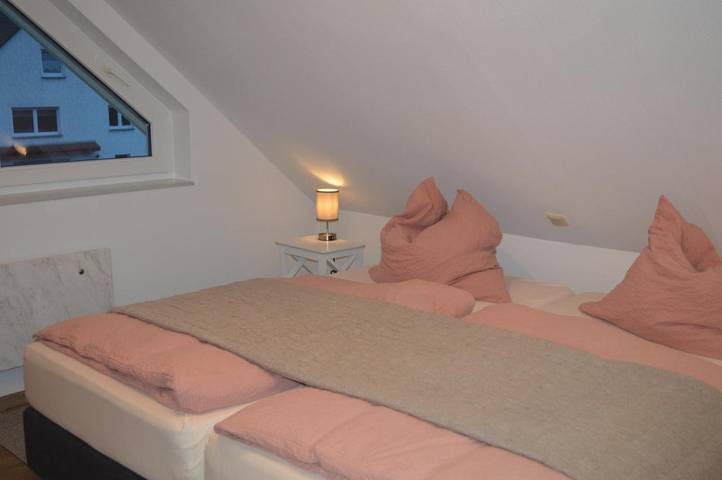Ferienwohnung für 8 Personen, mit Balkon und Garten in Hofgeismar - 3