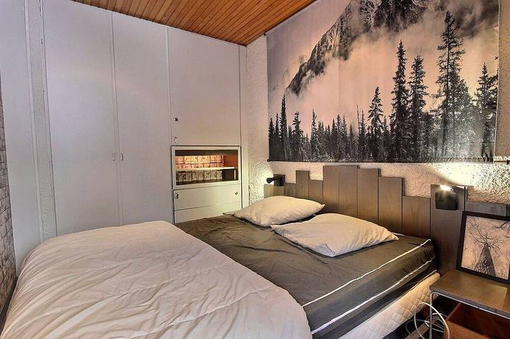 Entire apartment, Spacious 3-room apt for 5, balcony, wifi, in Plagne Centre in Plagne Centre, La Plagne-Tarentaise