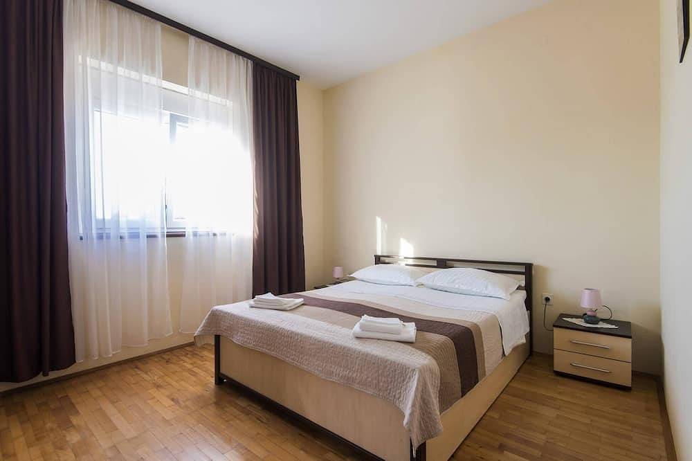 Vakantiehuis bij Zadar met privézwembad in Posedarje, Zadar