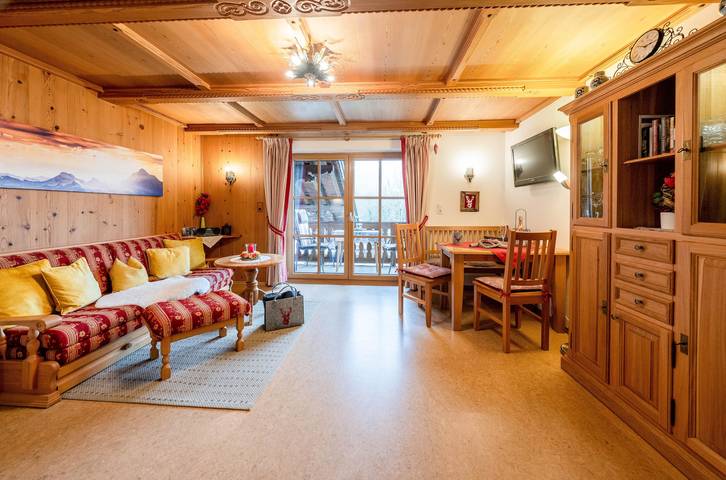 Ferienwohnung für 4 Personen, mit Balkon und Terrasse sowie Ausblick in Wallgau - 2