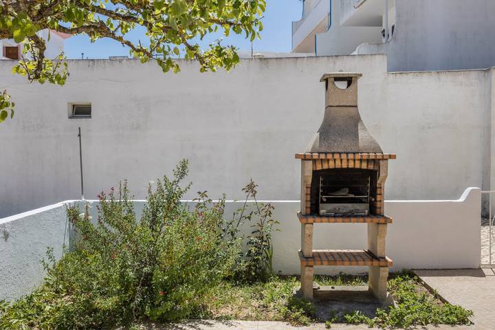 Ferienhaus Casa Fernandes mit Gemeinschaftspool, offener Terrasse und Wlan in Praia do Burgau, Budens