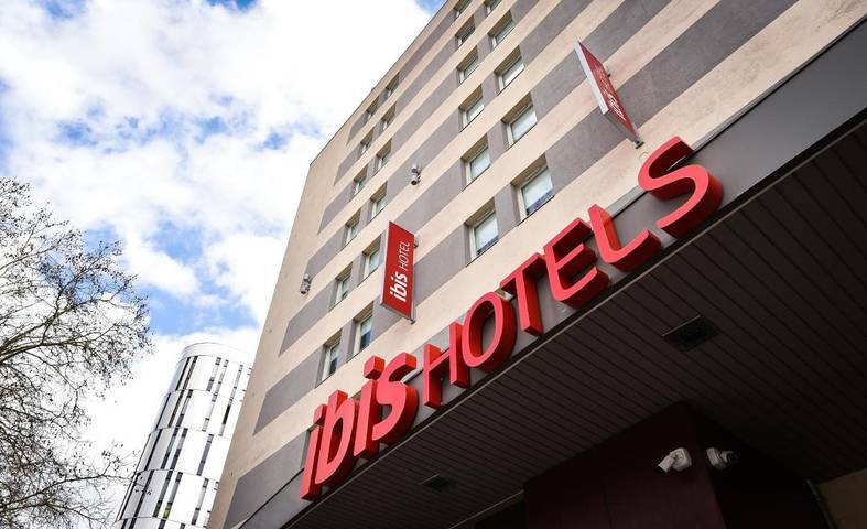 Hôtel pour 4 personnes, avec terrasse dans Parc des Expositions et Congrès (Dijon)