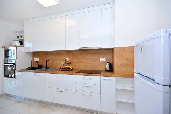 Ferienwohnung für 6 Personen, mit Balkon/Terrasse in Podstrana - 3