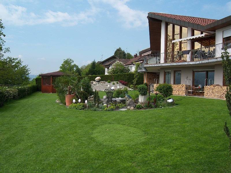 Appartement de vacances entier, Ferienwohnung Hesse Ralf - 3-Zimmer-Fewo, sep. Küche, Terrasse, Seesicht, 160 qm in Gaienhofen, Untersee