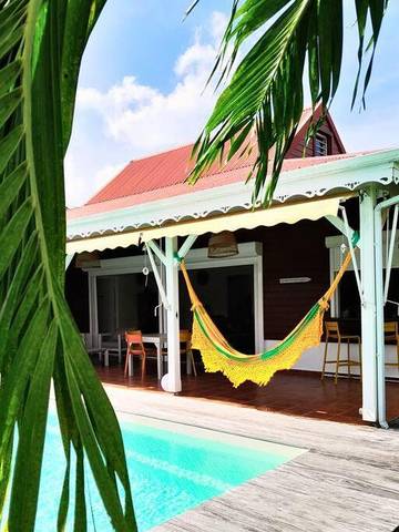 Location de vacances pour 4 personnes, avec piscine ainsi que terrasse et jardin dans Port-Louis Guadeloupe