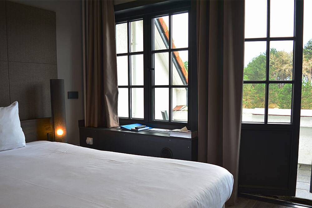 Stylish Haven w/Free Breakfast & Parking | Nature & Beach Vibes, Local Landmarks in Wassenaar, Stadsgewest Haaglanden