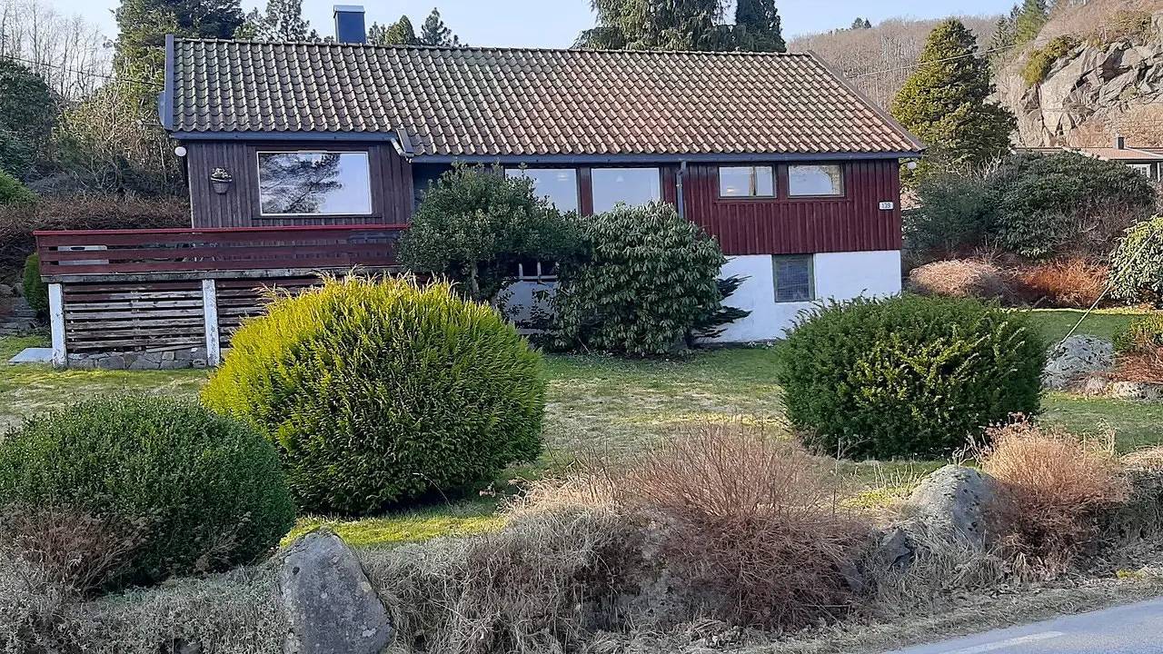 Feriehus for 7 personer med hage in Lyngdal