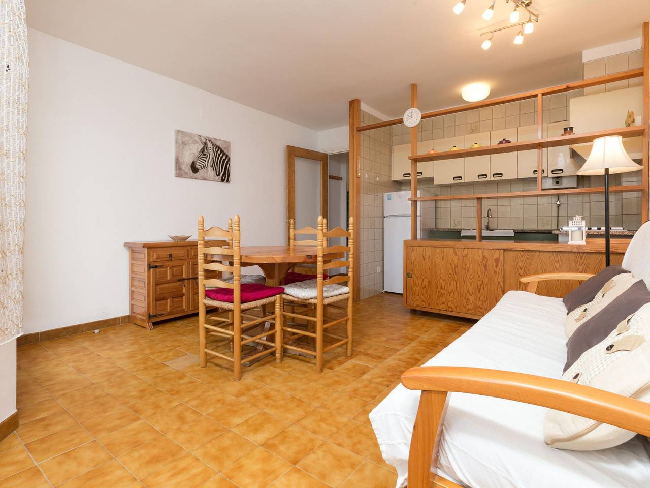 Ganze Wohnung, Helle Wohnung mit Terrasse und Parkplatz, 50m vom Strand entfernt in Platja d'en Jordi (Llanca), Platja Grifeu