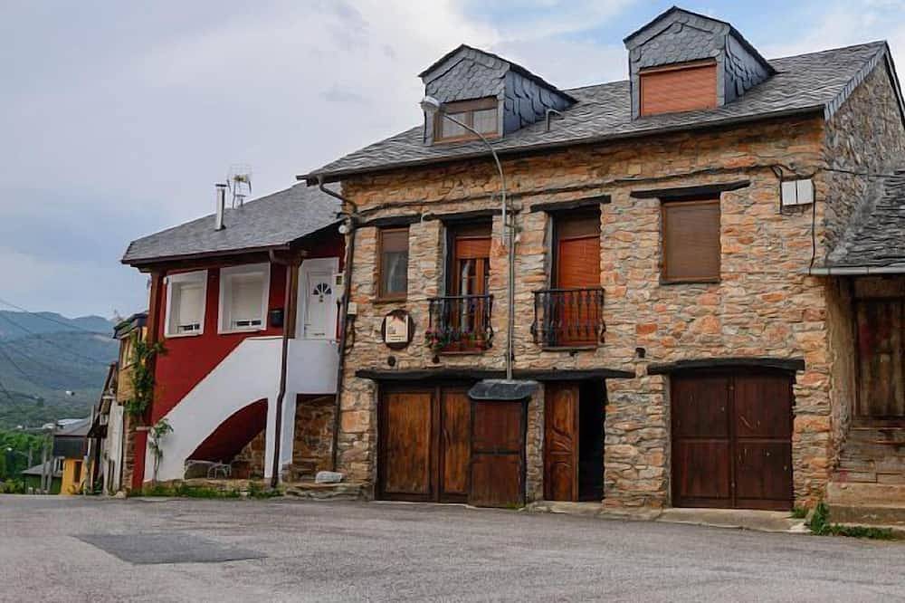 Casa Do Eiró for 6 people in Carucedo, El Bierzo