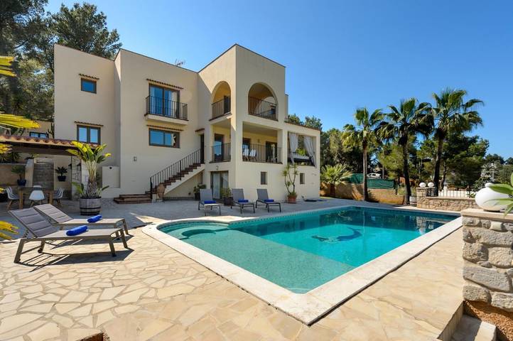 Holiday home for 10 people, with garden in Ibiza