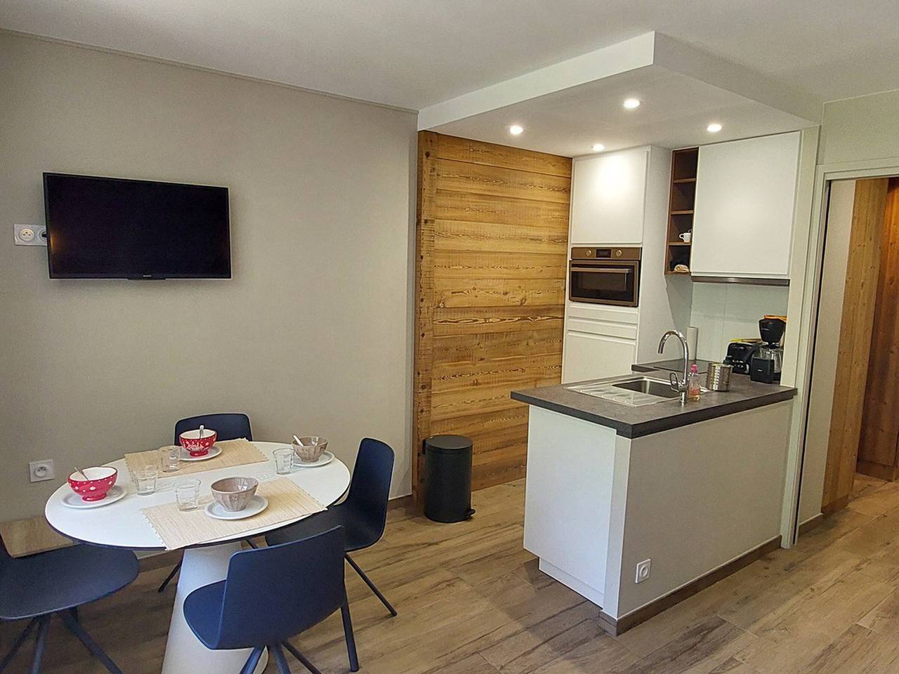 Gehele studio, Modern 4-person studio, ski-in/ski-out in Morzine, Les Portes du Soleil