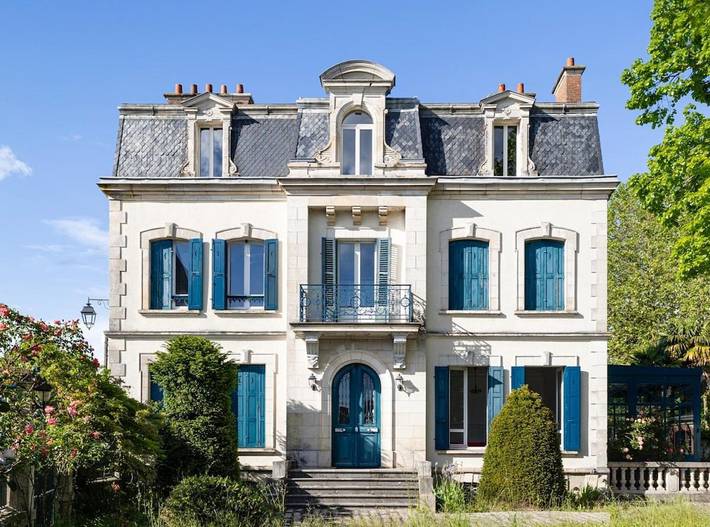 Location de vacances pour 21 personnes, avec jardin ainsi que vue et balcon dans Corbeilles