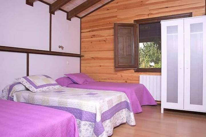 Maison en bois pour 12 personnes avec piscine in Villanueva de la Fuente, La Mancha