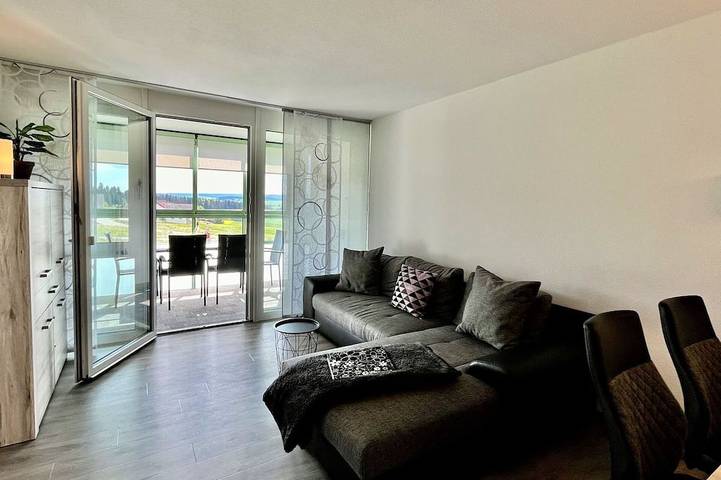 Ferienwohnung für 4 Personen, mit Balkon und Pool in Dittishausen