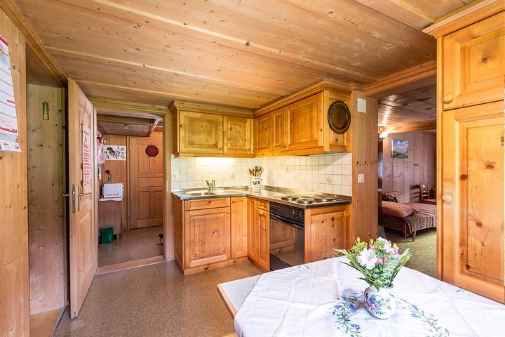 Apartamento vacacional entero, Ferienwohnung Tola - 3.5-Zimmerwohnung für 5 Personen, 55qm in Ascharina, St. Antönien