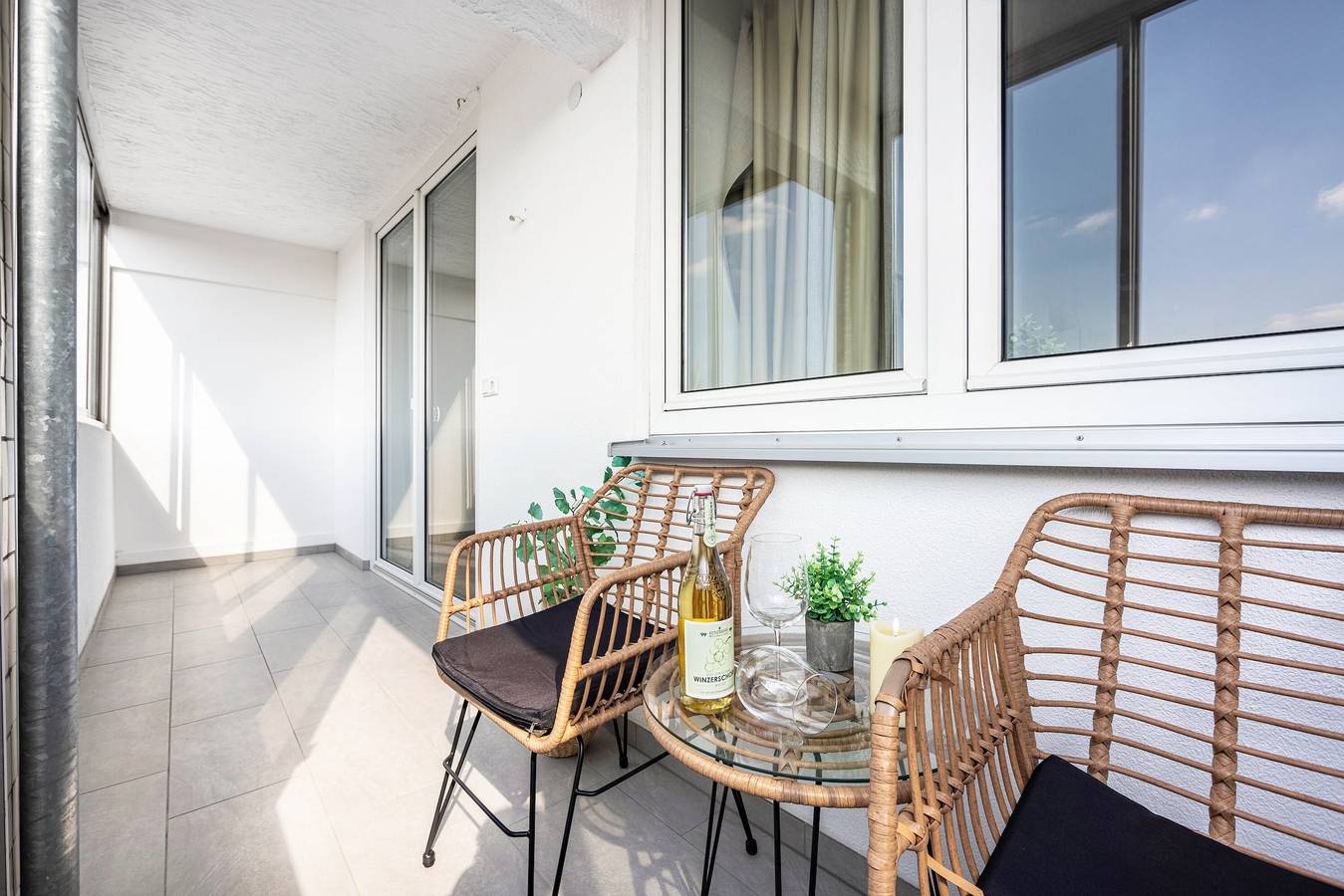 Ganze Wohnung, Apartment 'Fewo Sonnenaufgang, Ausblick' mit Gemeinschaftsterrasse, Balkon & Wlan in Augsburg, Bayerisch Schwaben