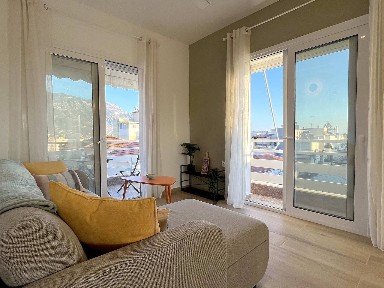 Geheel appartement, Bay View - Bright Modern Penthouse in Center in Kalamata, Messenia