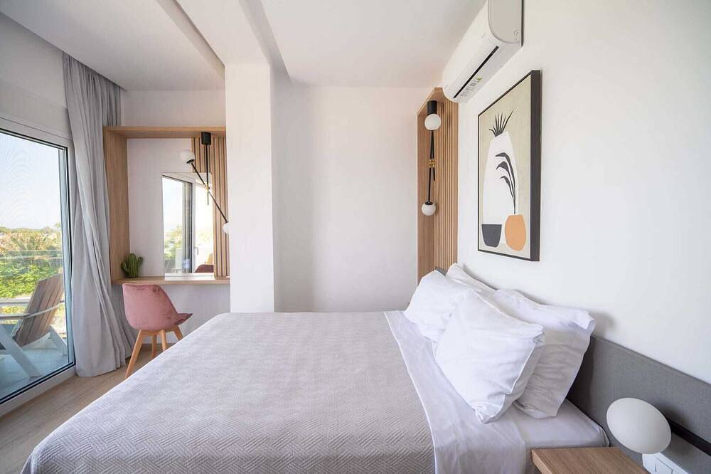 Isalos Seafront Villa, Luxury Villa in Agioi Apostoli, Chania und Umgebung