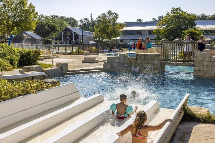 Location de vacances pour 6 personnes, avec bassin pour enfant et piscine à Sainte-Catherine-de-Fierbois - 2
