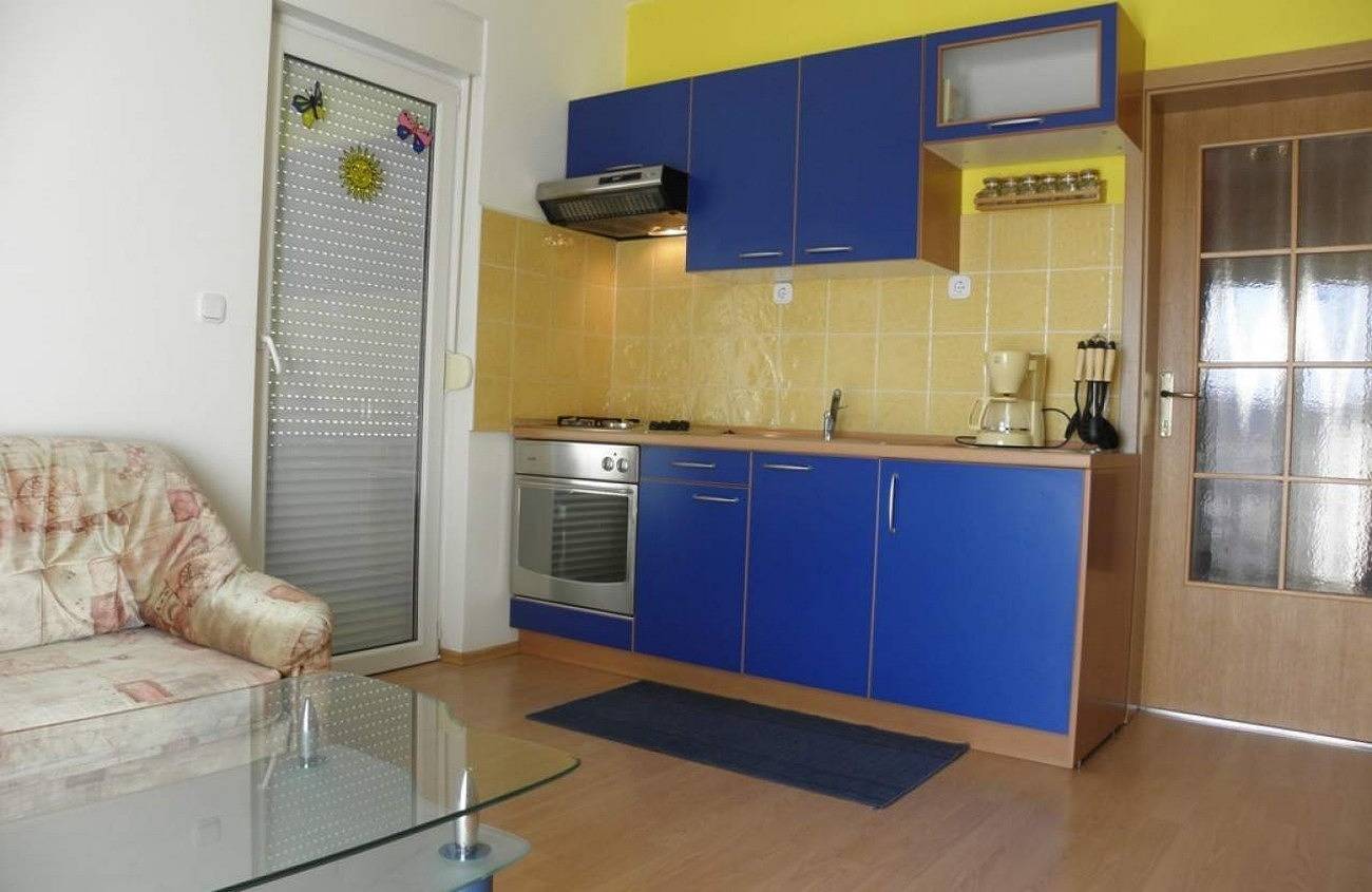 Ganze Wohnung, 2-Zimmer-Ferienwohnung mit Terrasse und Meerblick Barbat, Rab A-22366-a in Barbat, Rab