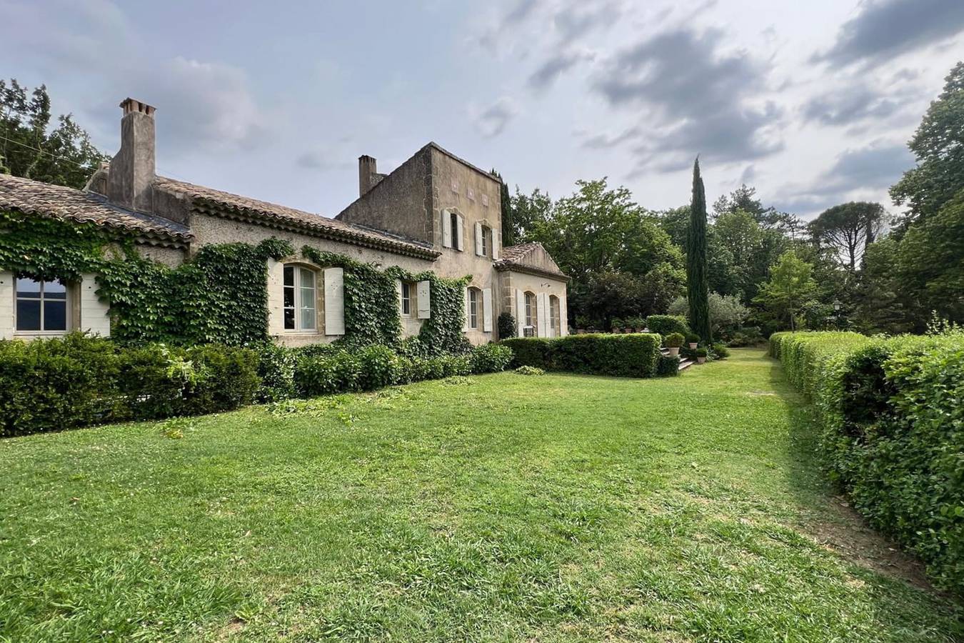 Holiday Home in Lourmarin – Stunning View of the Château in Lourmarin, Parque natural regional del Luberon