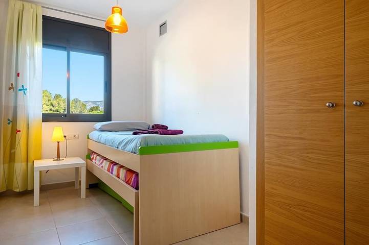 Entire apartment, Spacious family apartment on Costa Daurada shore in Vandellòs i l'Hospitalet de l'Infant, Costa Dorada