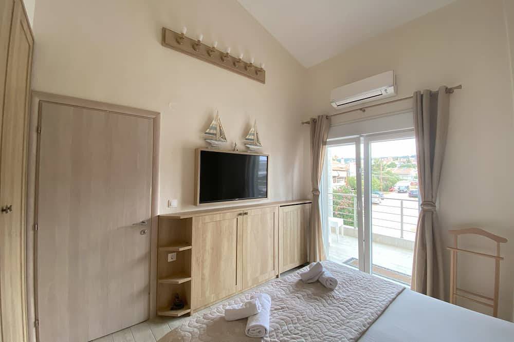 Villa Nikoleti - three bedroom house few minutes from the beach in Nikiti, Sithonia Peninsula