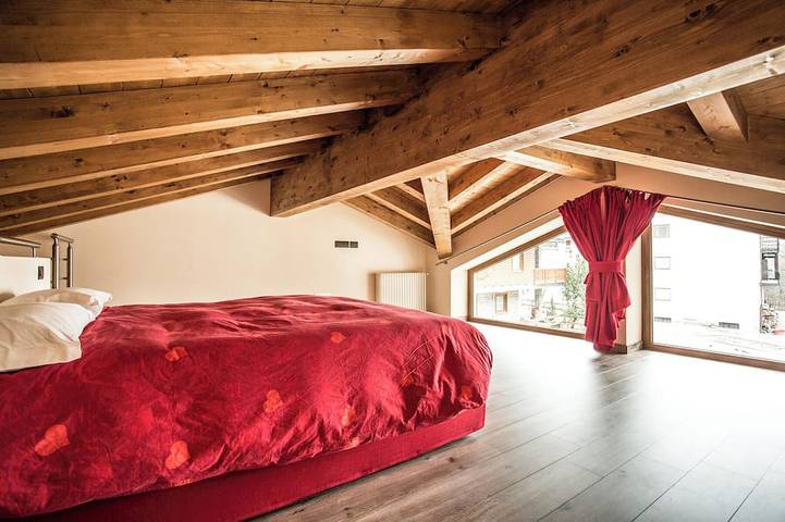 Ganze Wohnung, Suggestivo Appartamento Mansardato in Localita Evette, Valtournenche