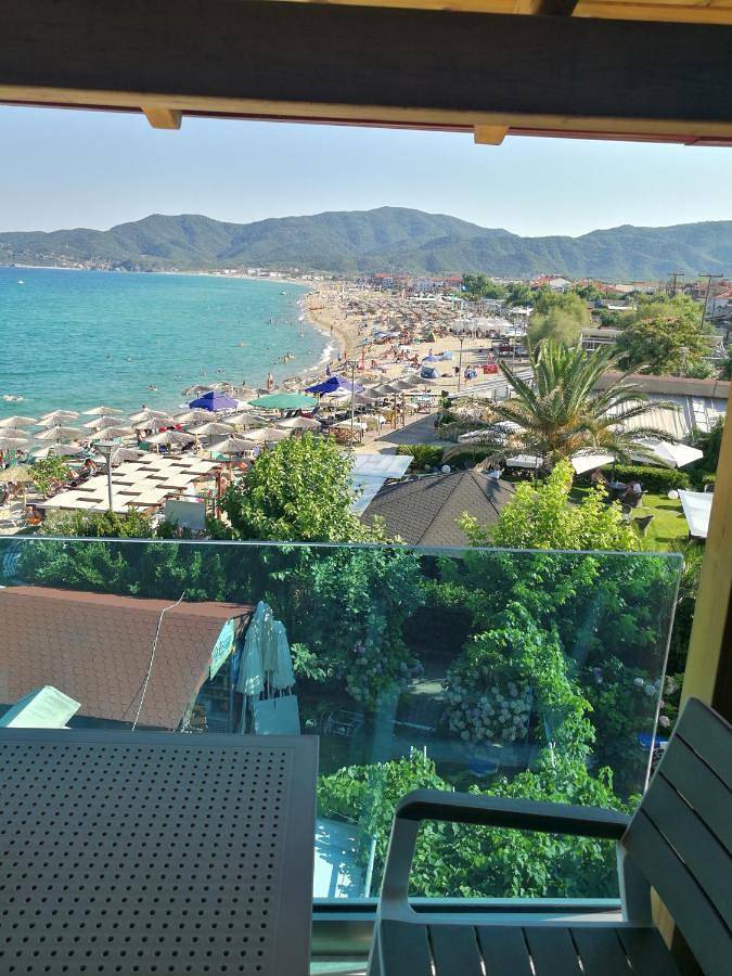 Ferienwohnung für 4 Personen, mit Balkon und Terrasse sowie Ausblick in Sarti