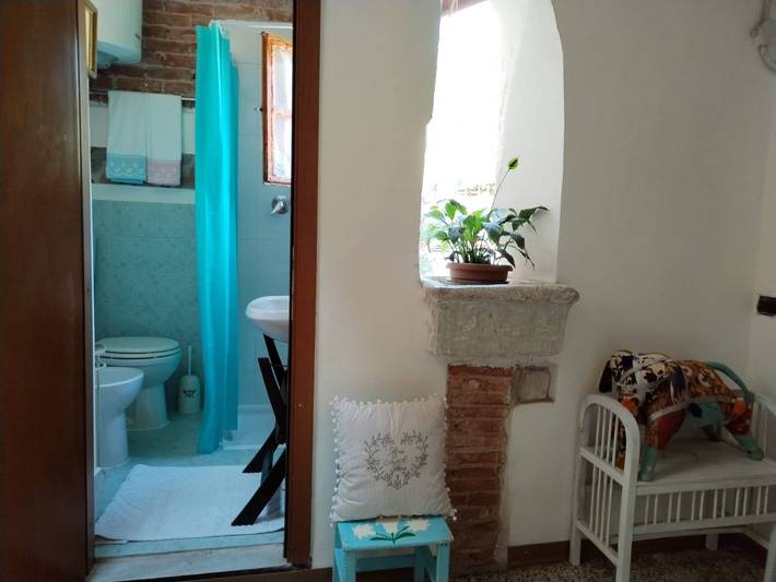 Gîte pour 3 personnes, avec Balcon/Terrasse et Jacuzzi ainsi que Jardin et Vue à Carrare - 4