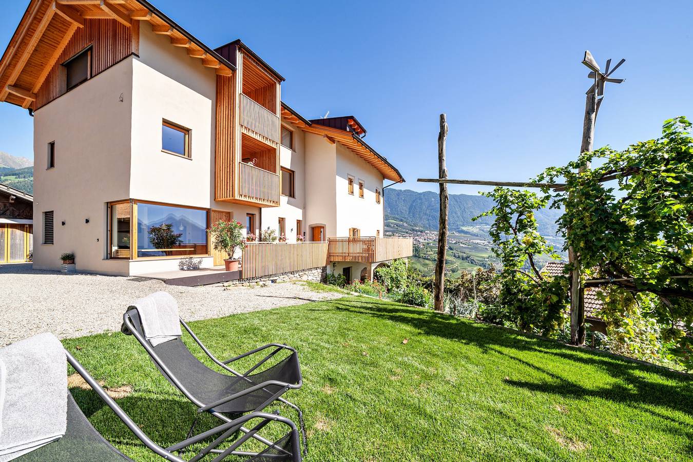 Ganze Wohnung, Ferienwohnung 'Hütterhof Langes' mit Bergblick, privater Terrasse und Wlan in Kuens, Passeiertal