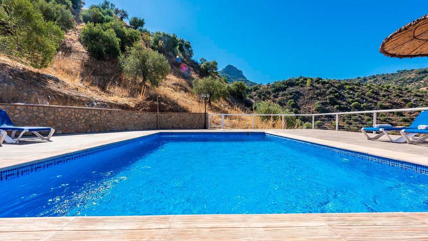 Casa rural para 6 personas, con piscina y balcón/terraza en El Gastor - 4
