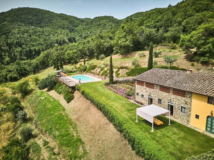 Agriturismo per 4 persone, con Giardino e Piscina a Cavriglia
