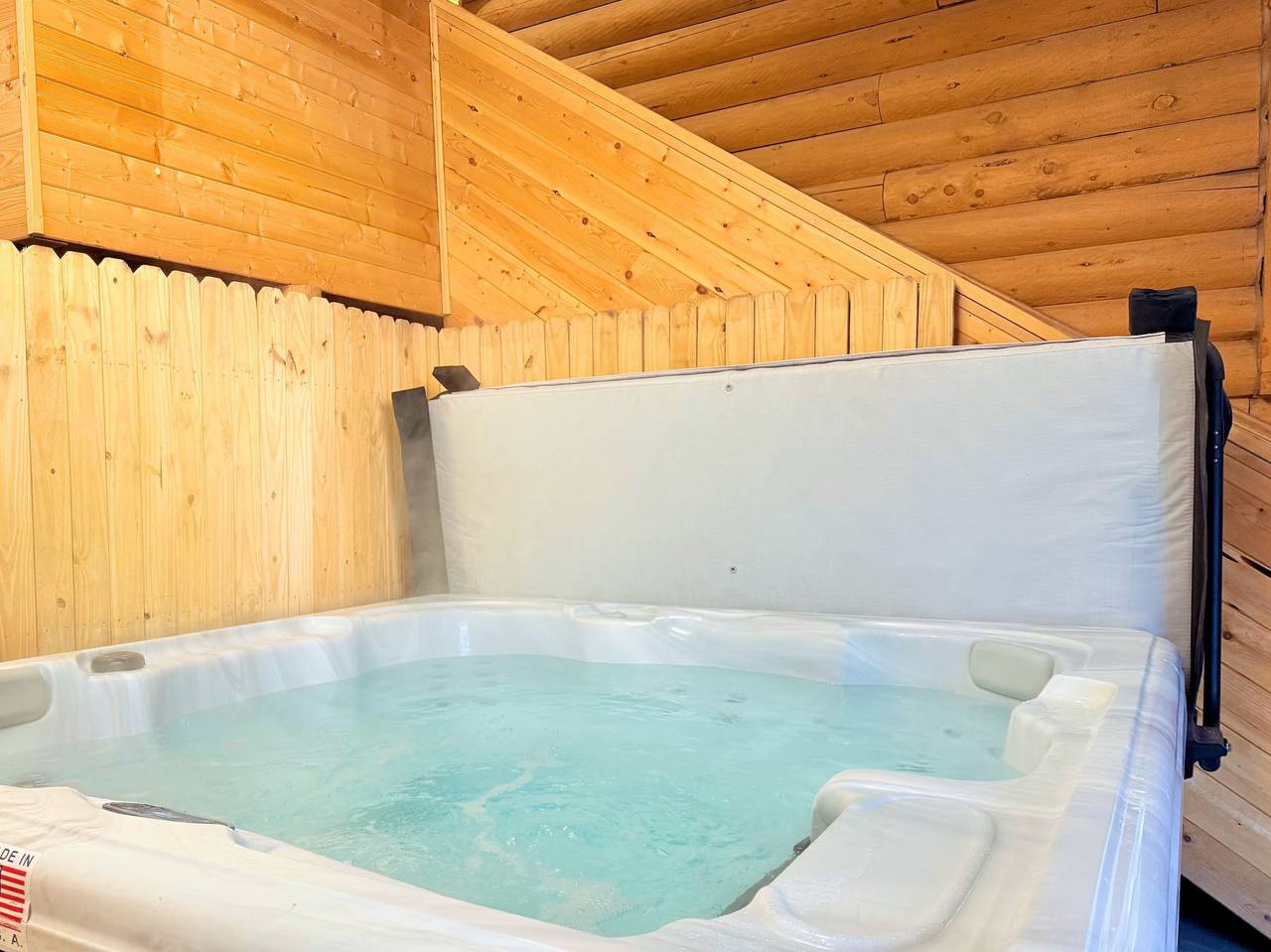 Lodge/ Hot Tub/ Dueling Basketball in Summit Park, Uinta Wasatch Cache National Forest