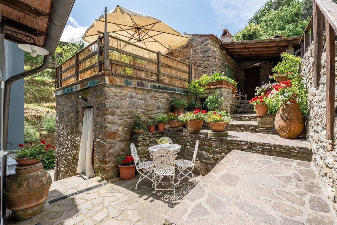 Holiday Home 'Casa Del Rio' with Garden & Wi-Fi in Capannori, Provinsen Lucca